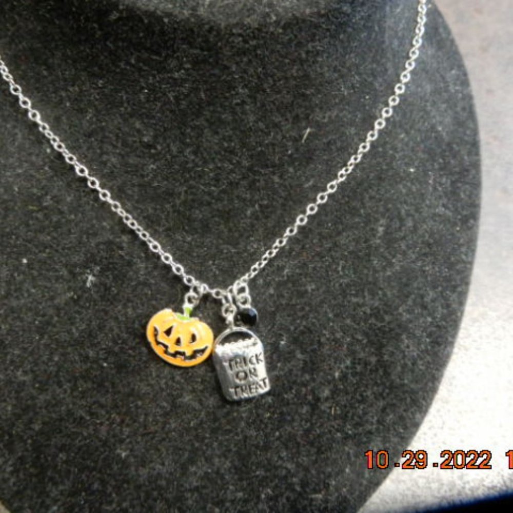COOKIE LEE HALLOWEEN NECKLACE